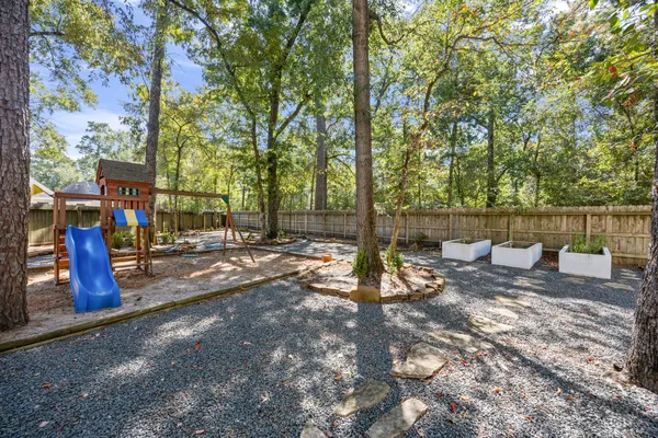 $835,000 | 32 Mellow Leaf Court, The Woodlands, TX 77381