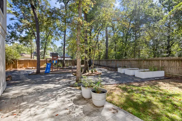 $835,000 | 32 Mellow Leaf Court, The Woodlands, TX 77381