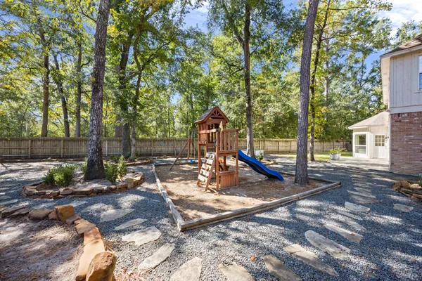 $835,000 | 32 Mellow Leaf Court, The Woodlands, TX 77381