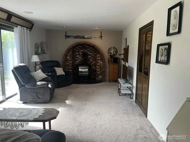 $465,000 | 1655 Wheaton Street, Raymond, WA 98577