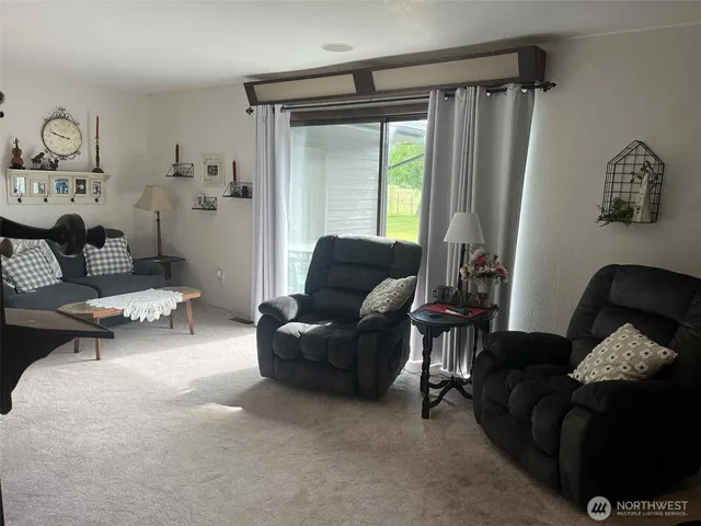 $465,000 | 1655 Wheaton Street, Raymond, WA 98577