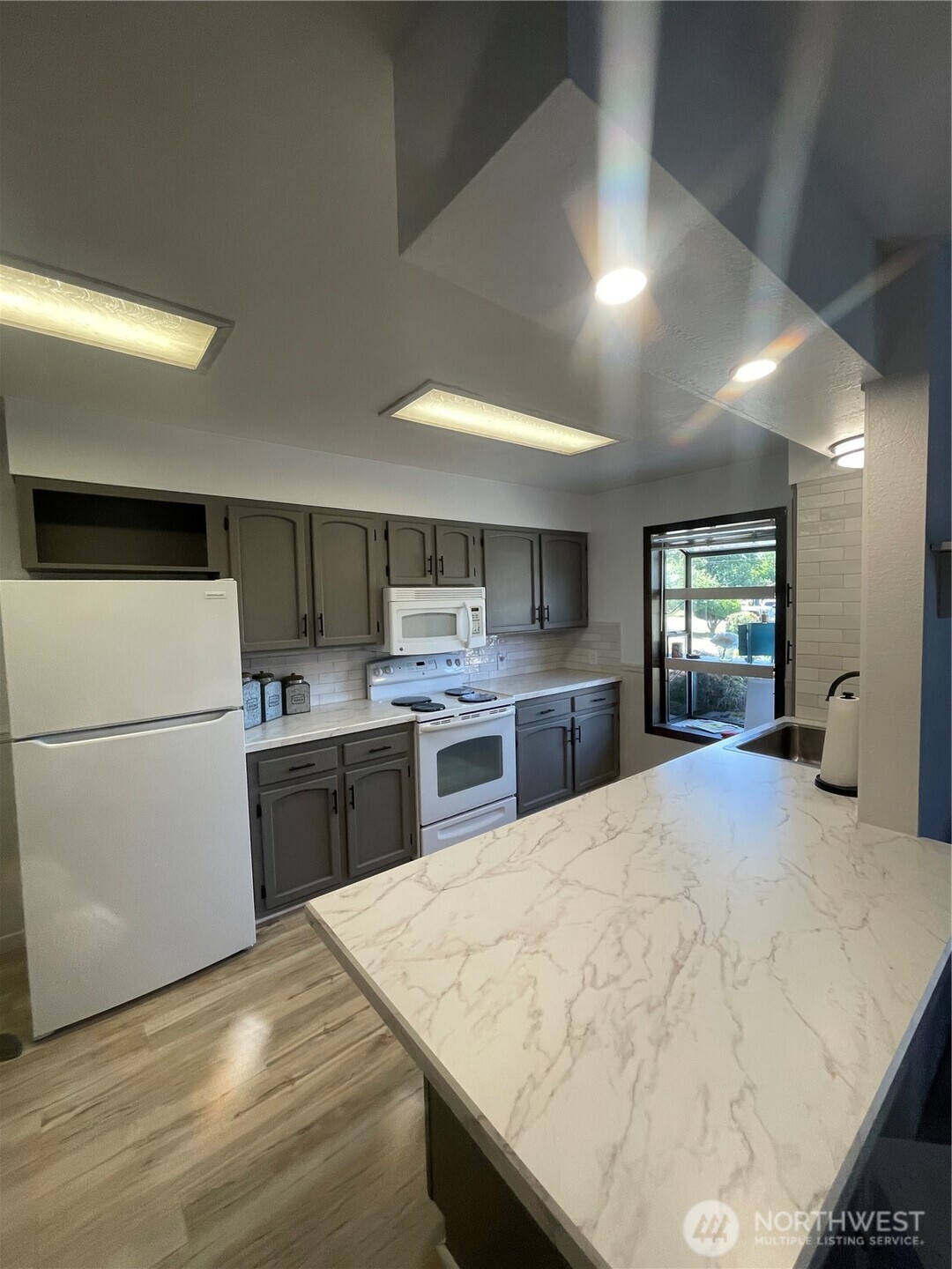 1655 Wheaton Street Raymond, WA 98577 - Photo 10 of 27