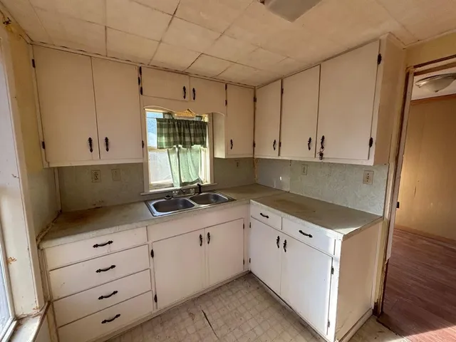 $800 | 225 County Road 4090, Woodville, TX 75979