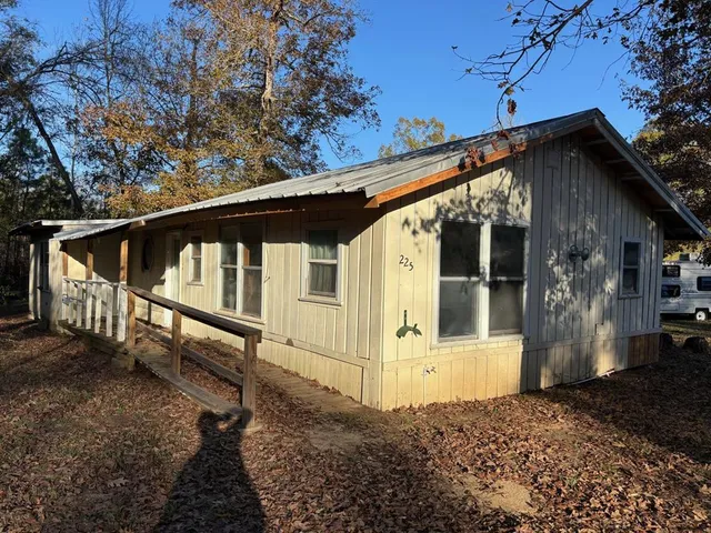 $800 | 225 County Road 4090, Woodville, TX 75979
