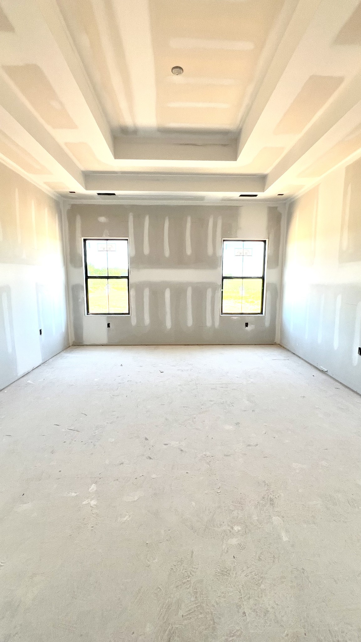 3998 Davis Mill Road Trenton, KY 42286 - Photo 8 of 22 an empty room with windows