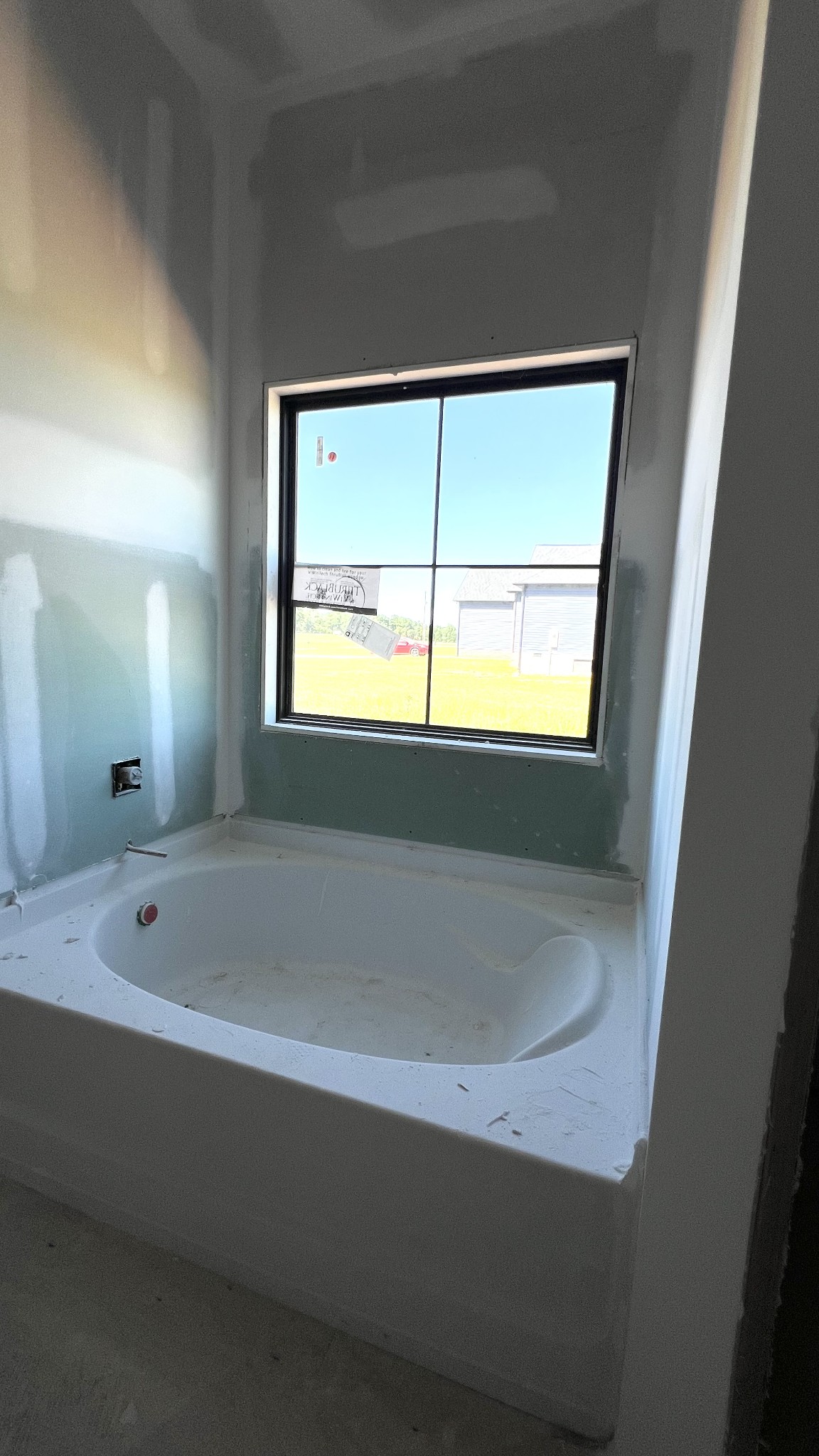3998 Davis Mill Road Trenton, KY 42286 - Photo 10 of 22 a bathroom with a bathtub