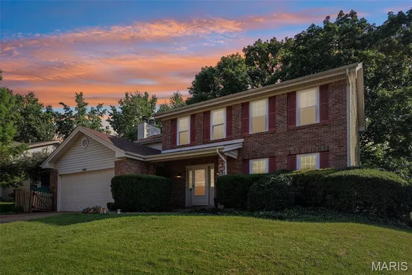 $460,000 | 800 Eagle Brooke Drive, Ballwin, MO 63021
