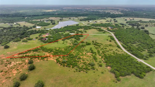 $220,000 | 10 Patriot Circle Northwest, Luling, TX 78648