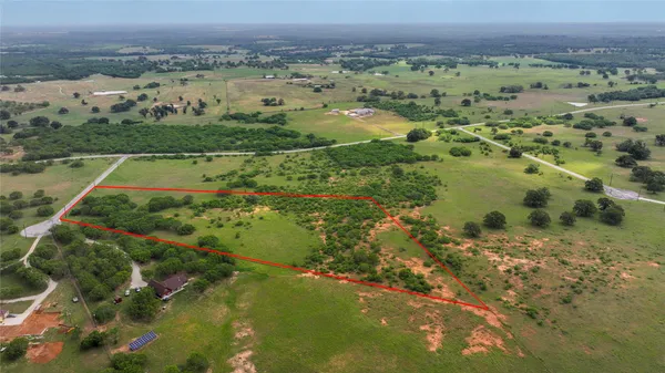 $220,000 | 10 Patriot Circle Northwest, Luling, TX 78648