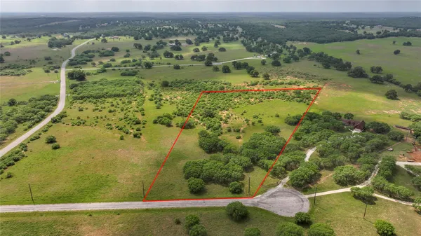 $220,000 | 10 Patriot Circle Northwest, Luling, TX 78648