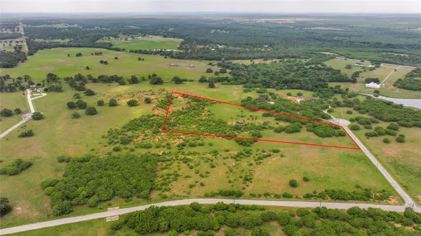 $220,000 | 10 Patriot Circle Northwest, Luling, TX 78648
