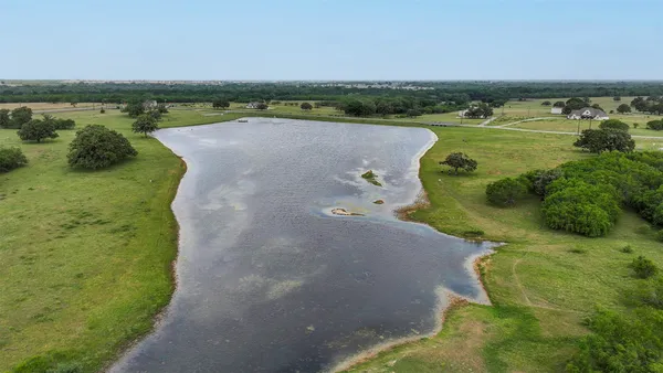 $220,000 | 10 Patriot Circle Northwest, Luling, TX 78648