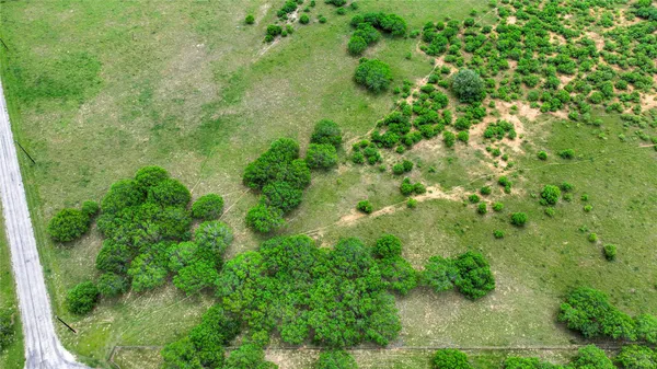 $220,000 | 10 Patriot Circle Northwest, Luling, TX 78648