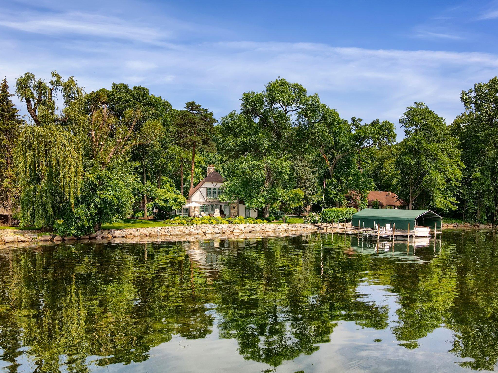 620 Bushaway Road, Wayzata, MN 55391 Compass