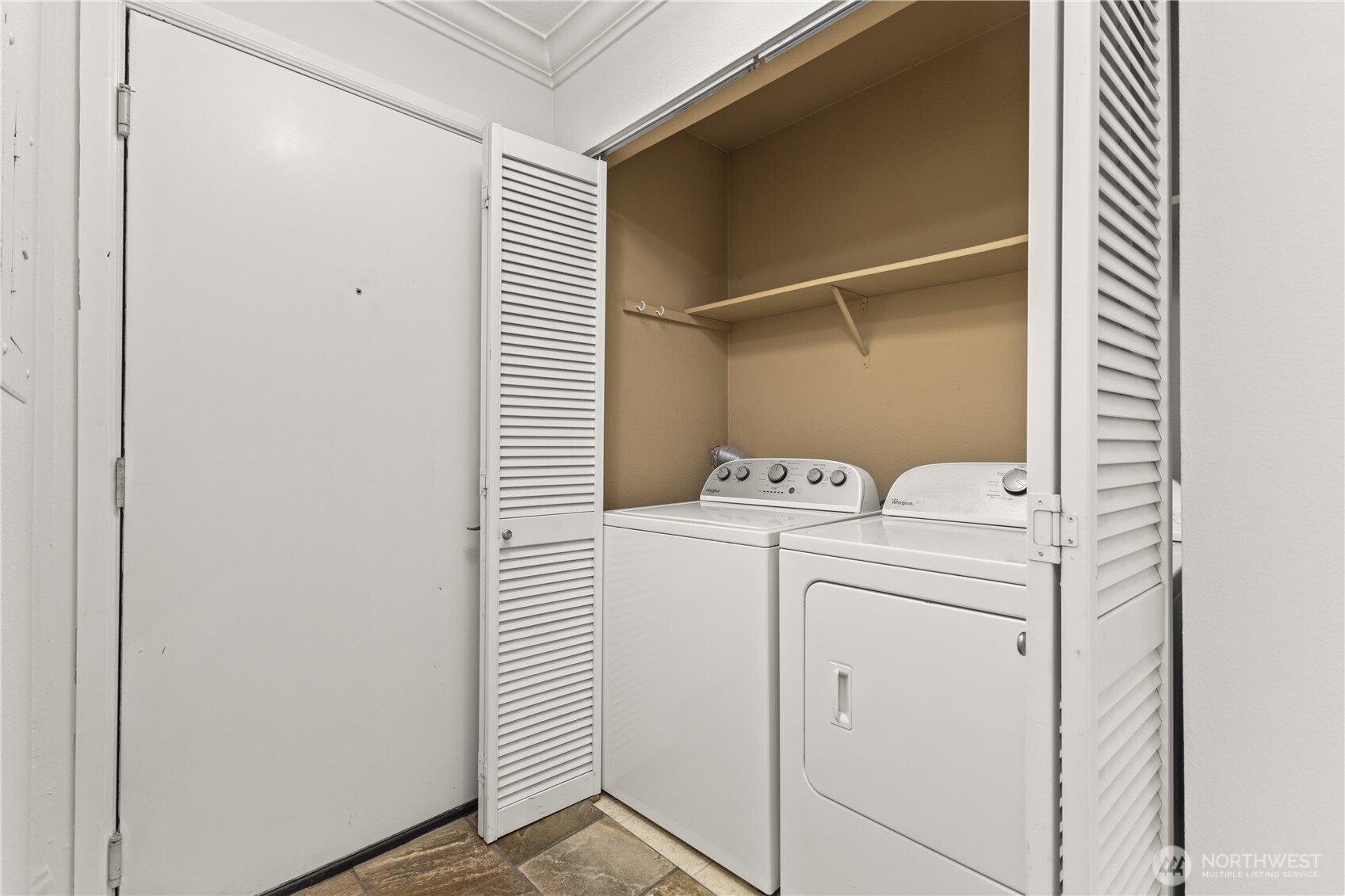 31500 33rd Place Southwest, Unit N103 Federal Way, WA 98023 - Photo 14 of 25 a utility room with dryer and washer