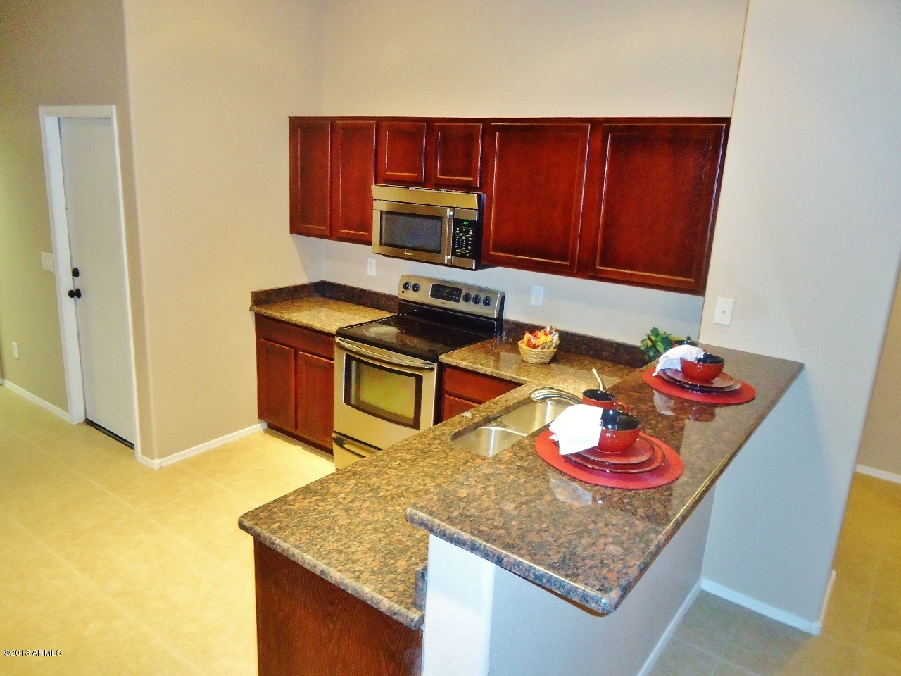 4087 East Rustler Way Gilbert, AZ 85297 - Photo 7 of 28 kitchen