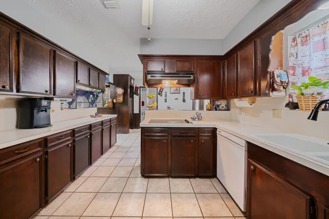 $325,000 | 1102 Glouchester Lane, Houston, TX 77073