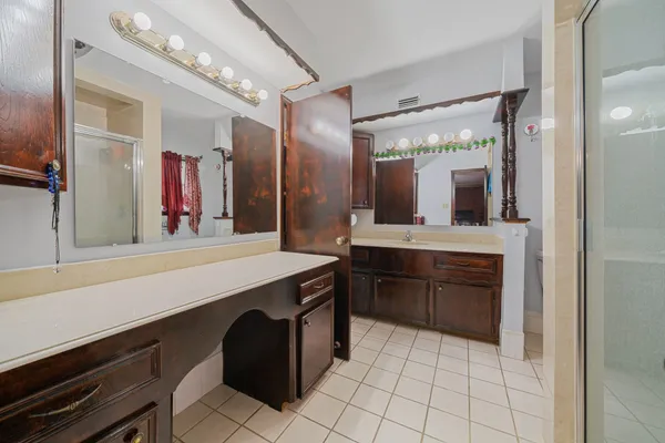 $325,000 | 1102 Glouchester Lane, Houston, TX 77073