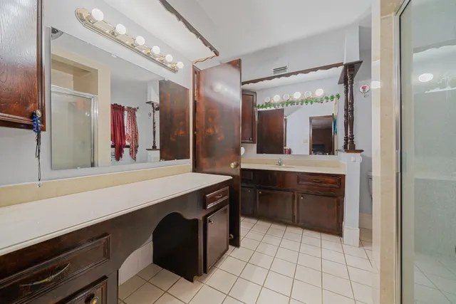 $325,000 | 1102 Glouchester Lane, Houston, TX 77073