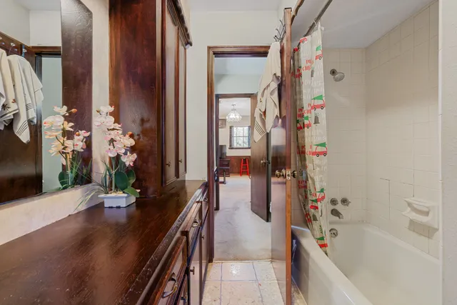 $325,000 | 1102 Glouchester Lane, Houston, TX 77073