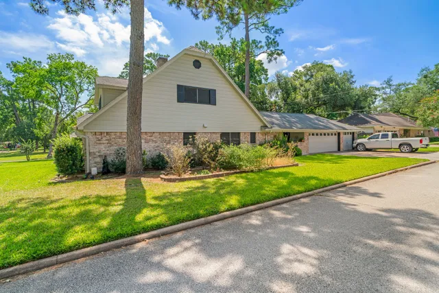 $325,000 | 1102 Glouchester Lane, Houston, TX 77073