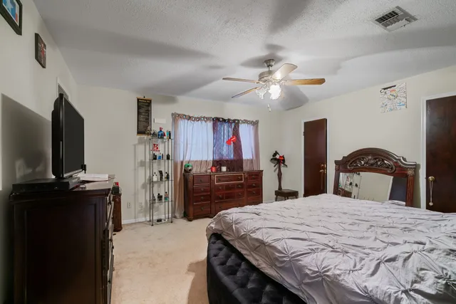 $325,000 | 1102 Glouchester Lane, Houston, TX 77073