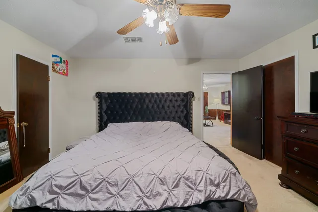 $325,000 | 1102 Glouchester Lane, Houston, TX 77073