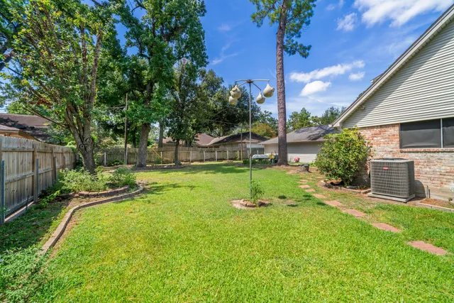 $325,000 | 1102 Glouchester Lane, Houston, TX 77073