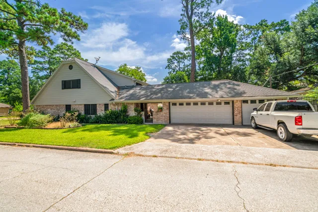 $325,000 | 1102 Glouchester Lane, Houston, TX 77073