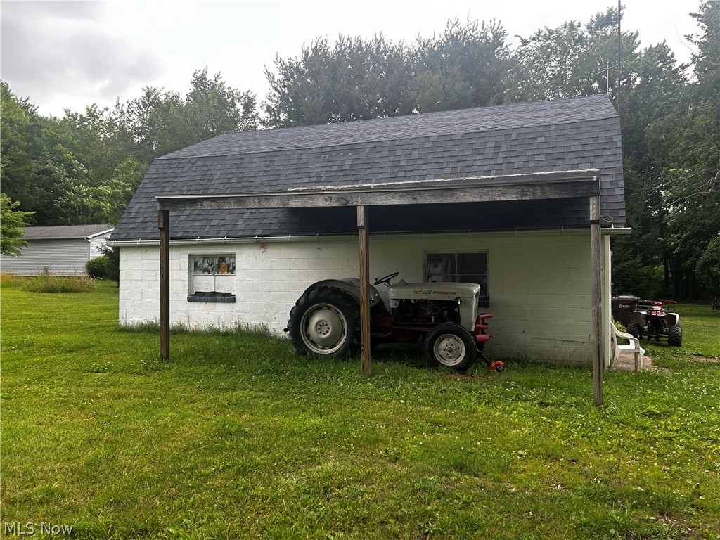 5742 Grove Road Clinton, OH 44216 - Photo 23 of 37 Carport