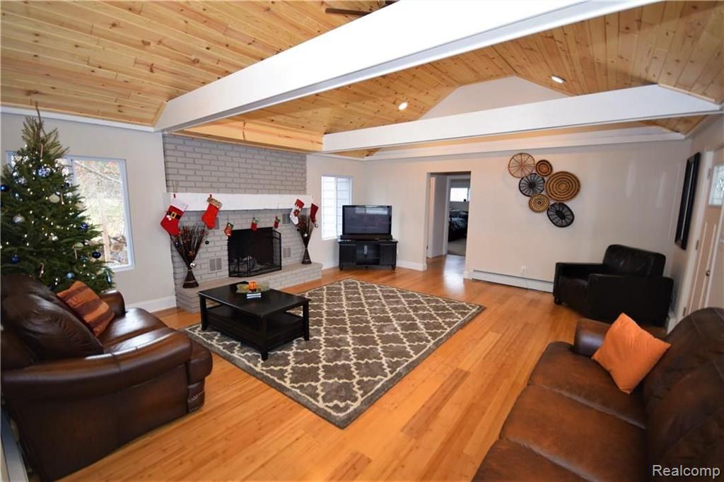16265 South Seymour Road Linden, MI 48451 - Photo 8 of 25 Gallery Image 8