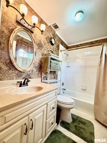 $399,900 | 9879 Steel City Road, Benton, IL 62812