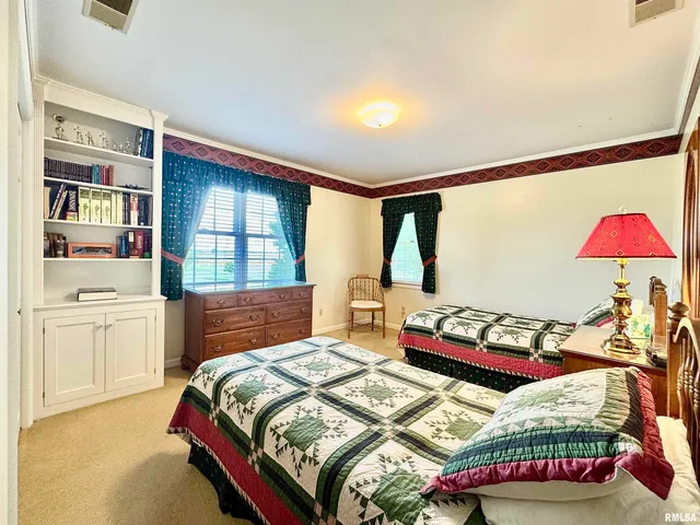 $399,900 | 9879 Steel City Road, Benton, IL 62812