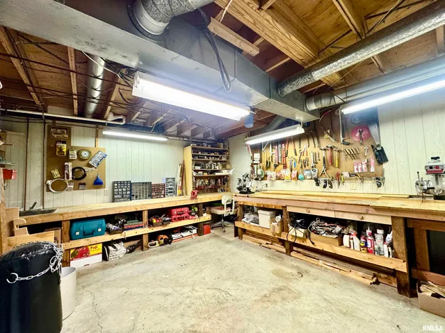 $399,900 | 9879 Steel City Road, Benton, IL 62812