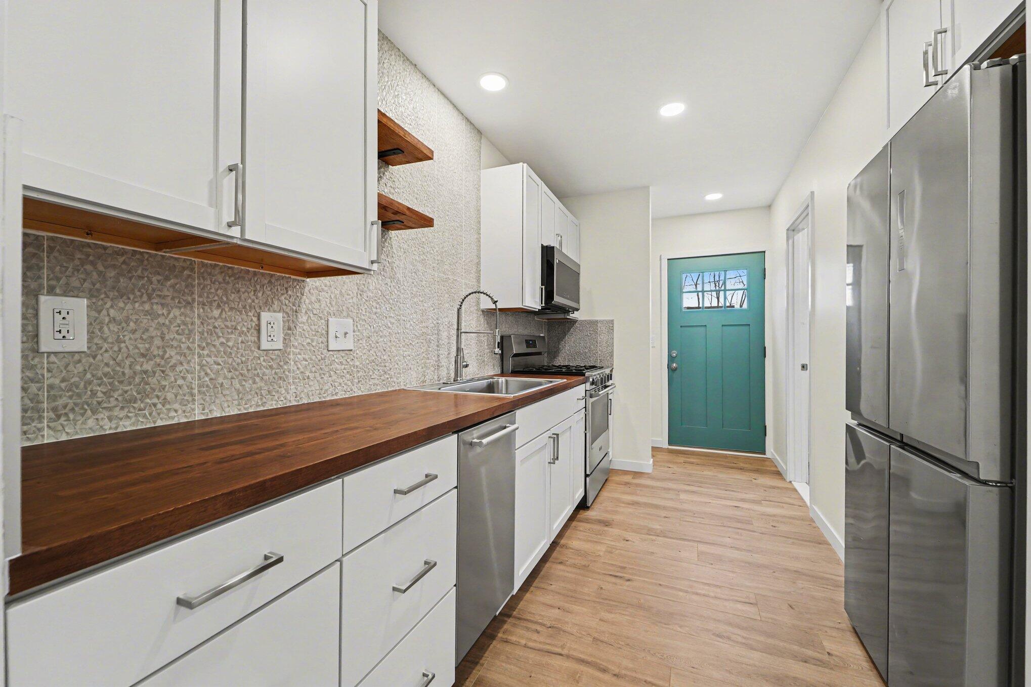 25316 Peter Kaltz Road Warren, MI 48091 - Photo 4 of 14 003_file_7341