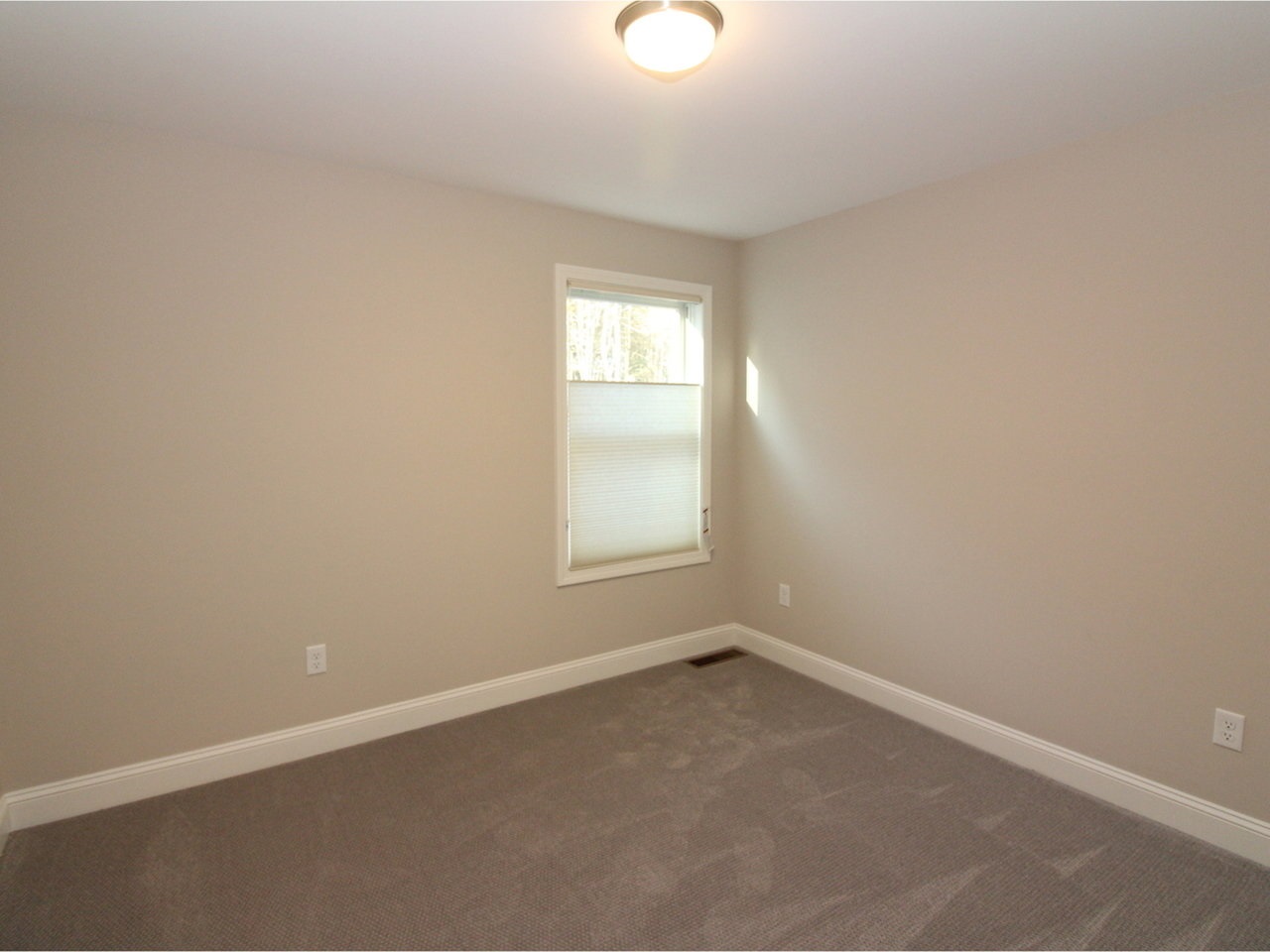 315 Obrien Farm Road South Burlington, VT 05403 - Photo 13 of 24 Gallery Image 13
