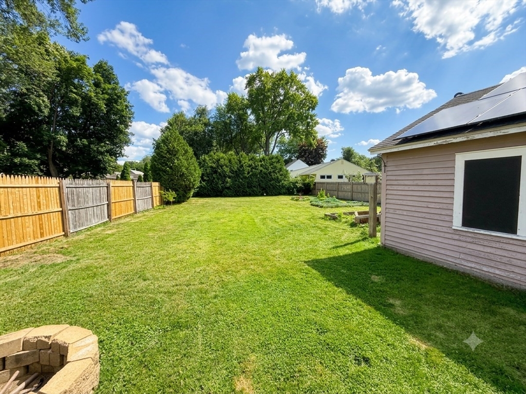 245 Plumtree Road Springfield, MA 01118 - Photo 15 of 18