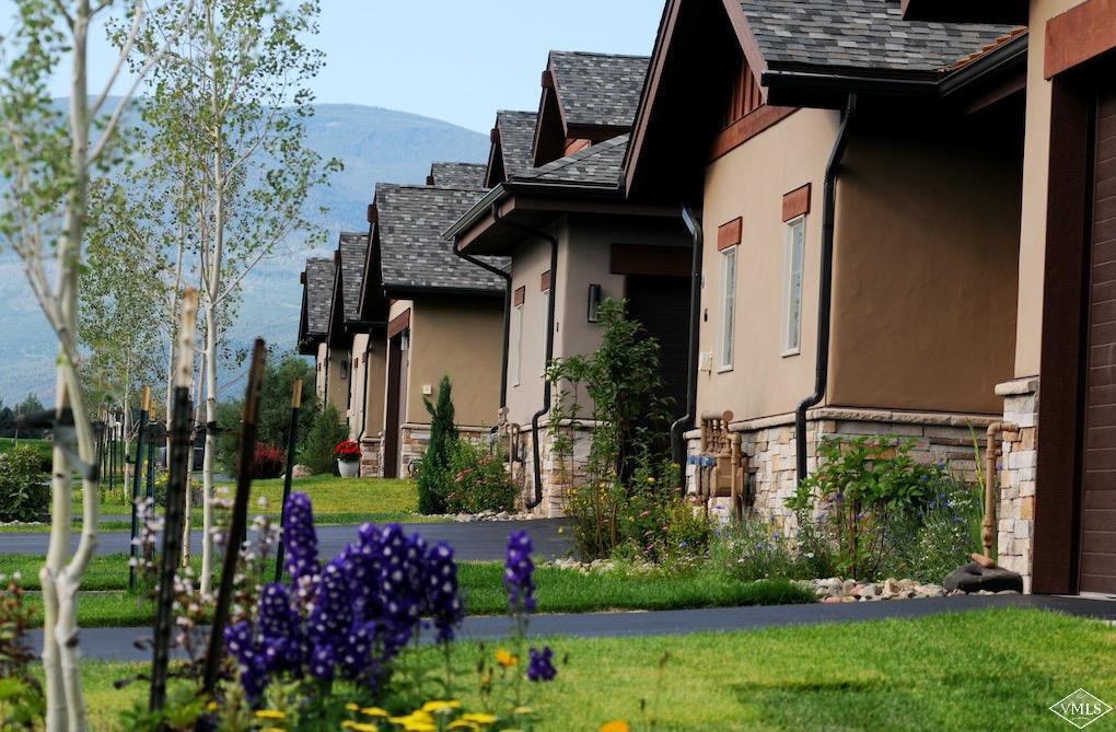76 Lynx Circle Gypsum, CO 81637 - Photo 5 of 17 front view of a house with a yard