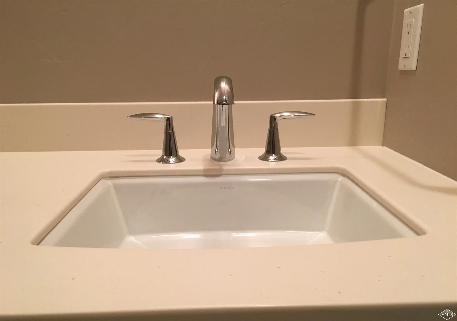 76 Lynx Circle Gypsum, CO 81637 - Photo 9 of 17