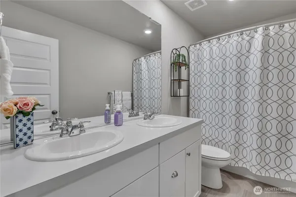 $690,000 | 1226 Baker Hts Loop, Bremerton, WA 98312