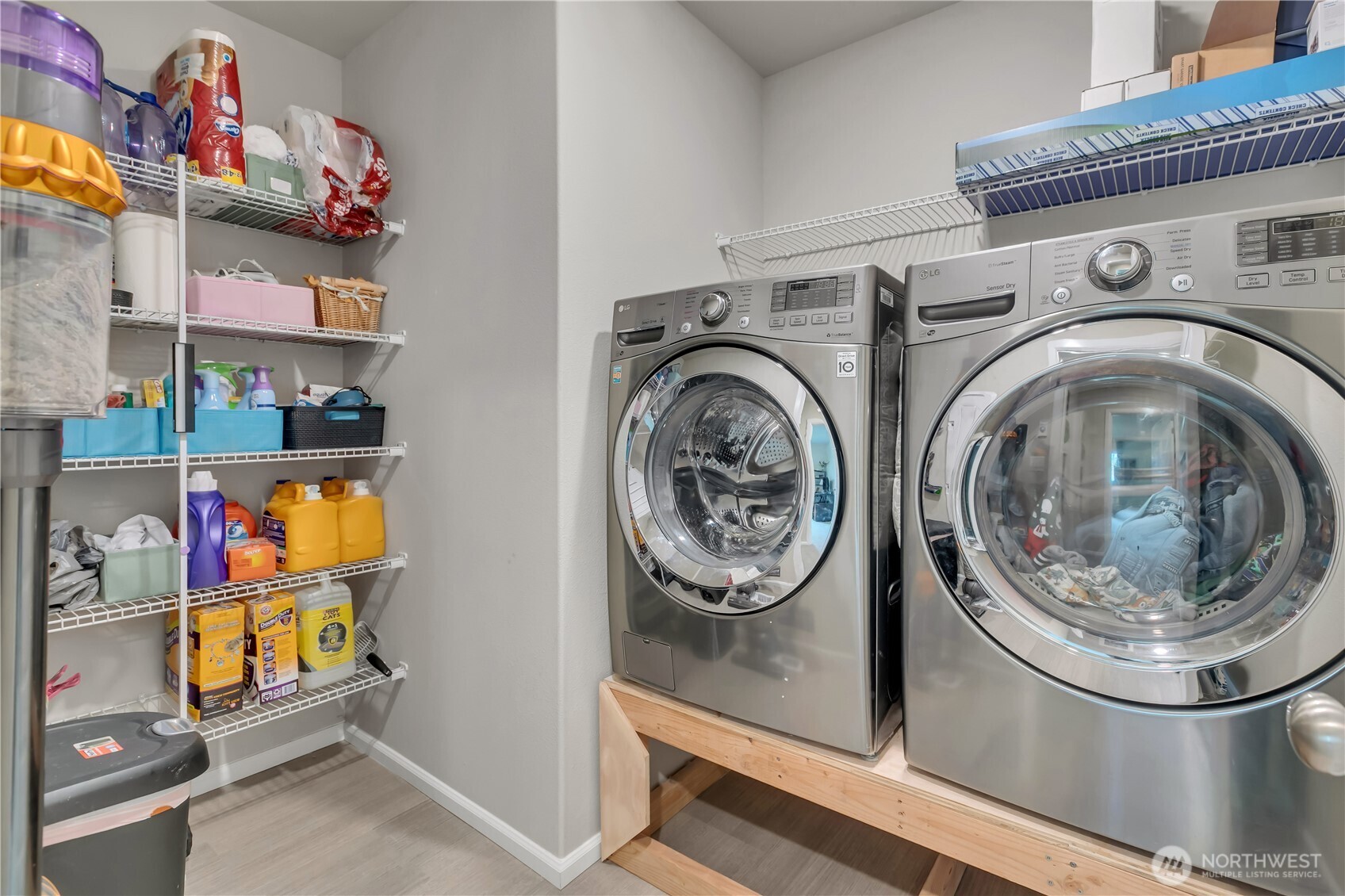 1226 Baker Hts Loop Bremerton, WA 98312 - Photo 34 of 40 a utility room with dryer and washer