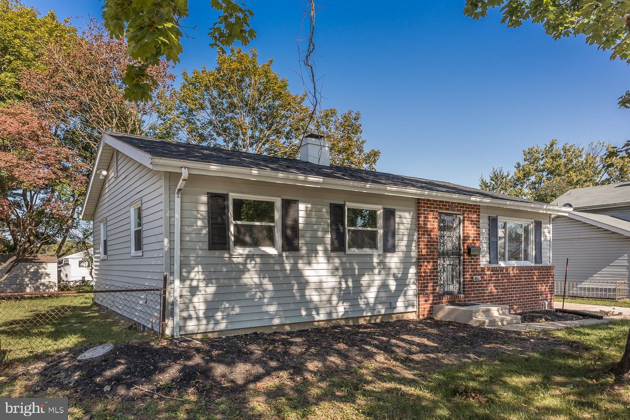 1004 Crosby Road Baltimore, MD 21228 - Photo 3 of 30