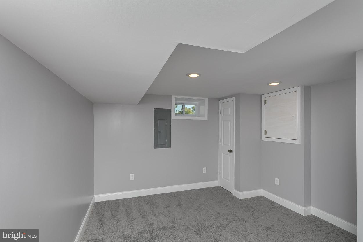1004 Crosby Road Baltimore, MD 21228 - Photo 25 of 30 den, office, or 4th bedroom