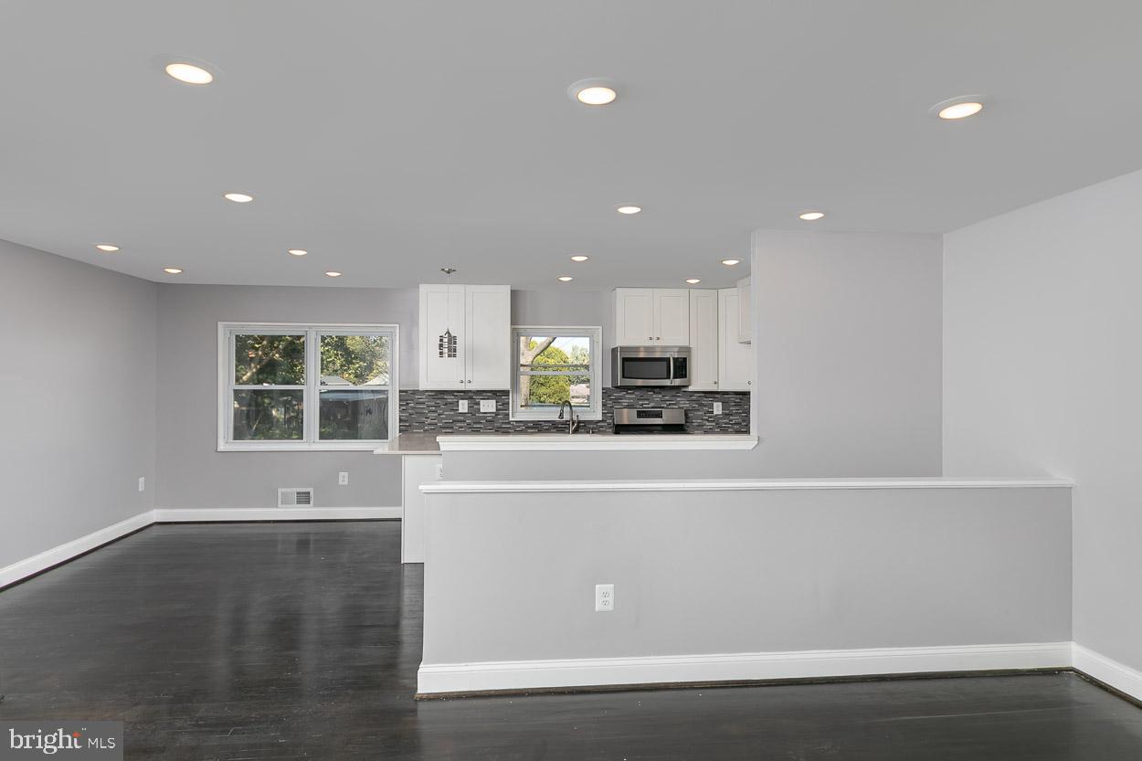 1004 Crosby Road Baltimore, MD 21228 - Photo 5 of 30