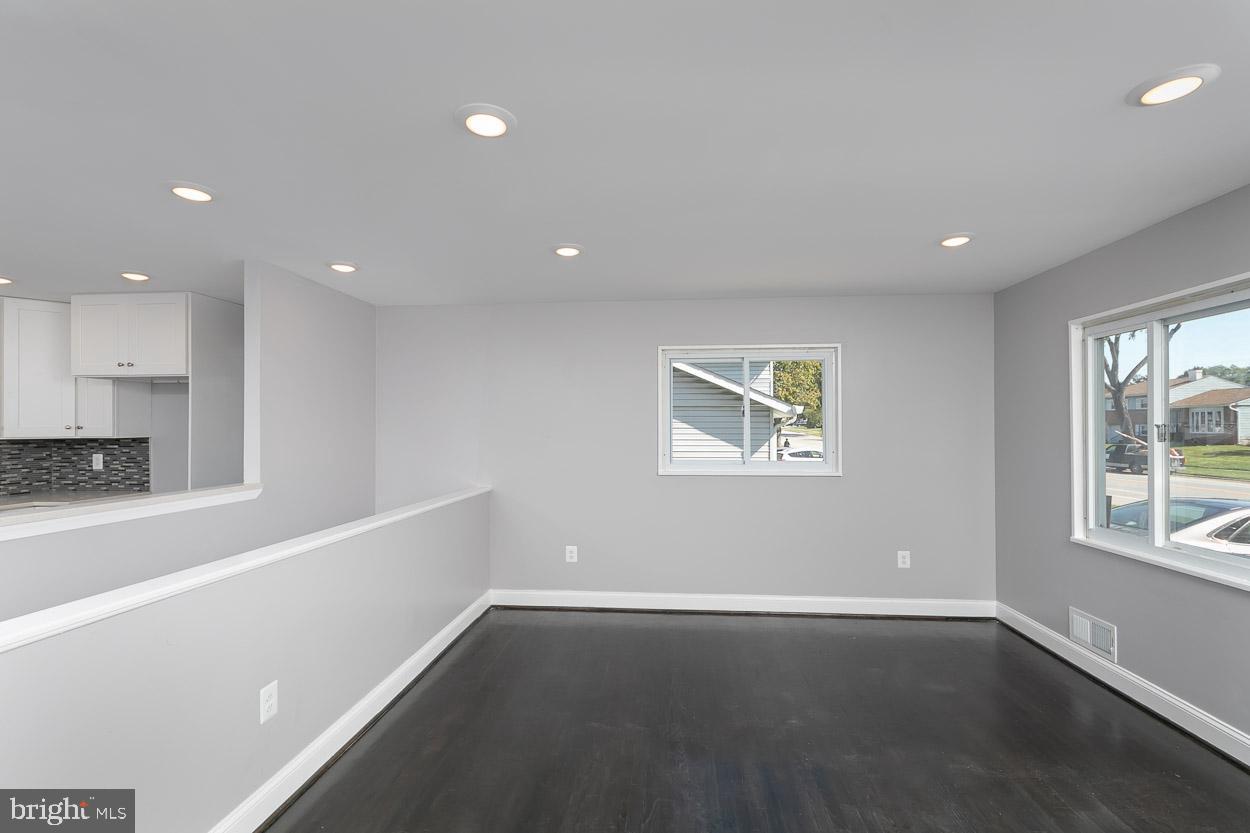 1004 Crosby Road Baltimore, MD 21228 - Photo 6 of 30