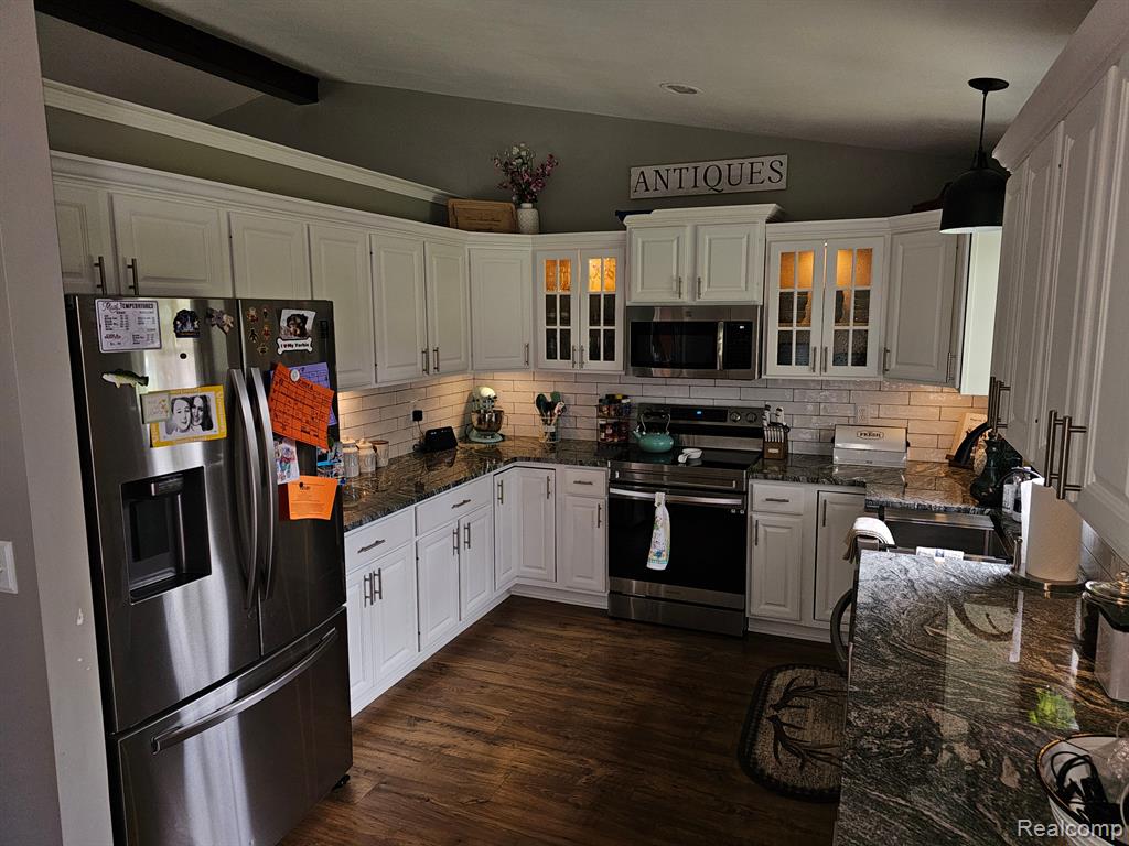 5765 Roberts Road Marine City, MI 48039 - Photo 2 of 39