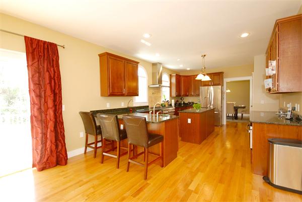 91 Maple Street Lexington, MA 02420 - Photo 9 of 25 Gallery Image 9