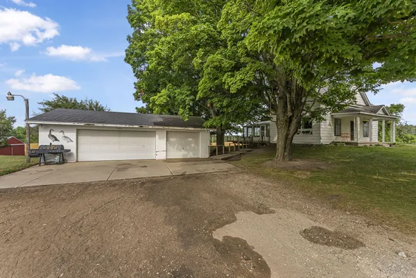 $300,000 | 11470 South 39 Road, Cadillac, MI 49601