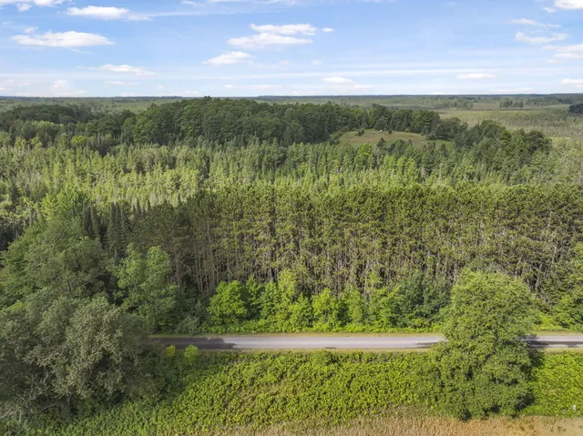 $356,000 | 11470 South 39 Road, Cadillac, MI 49601