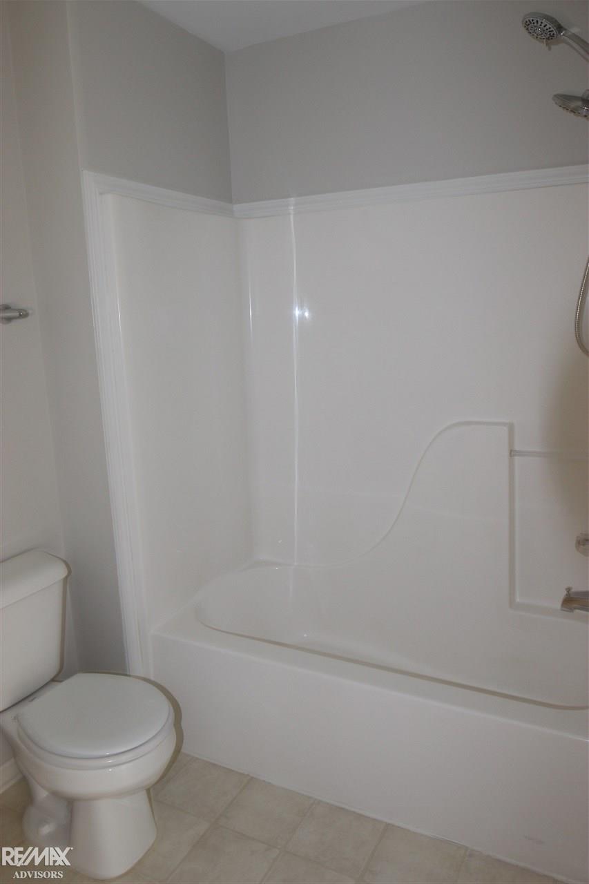 51976 Rivard Road New Baltimore, MI 48047 - Photo 23 of 30 50029784-22.JPG